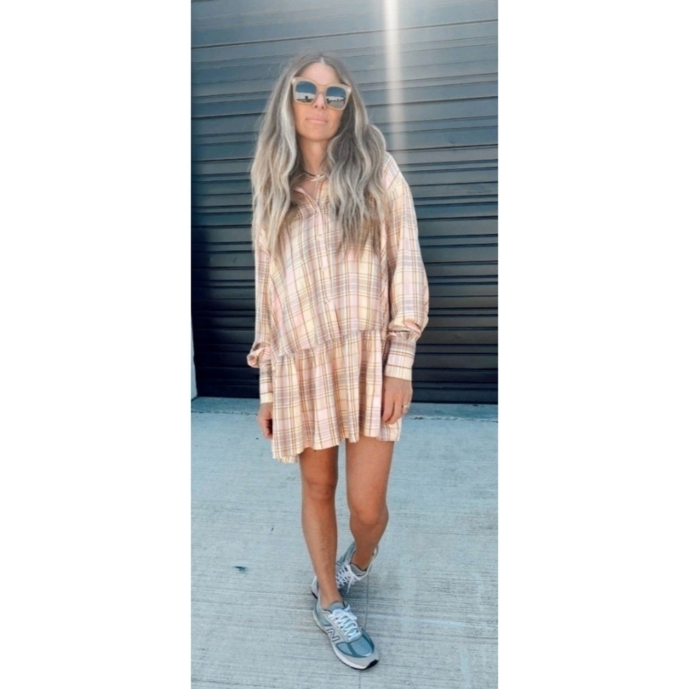Ascot + Hart Long Sleeve Graphic Peplum Plaid Dress - Picture 5 of 16